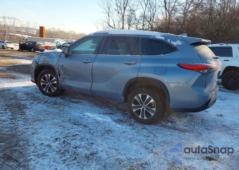 2023 Toyota Highlander Xle z USA, uszkodzony, nr VIN 5TDKDRBH9PS016824